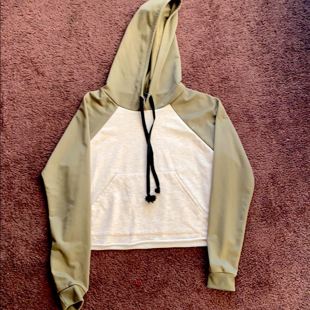 Cropped Sweatshirt/Hoodie